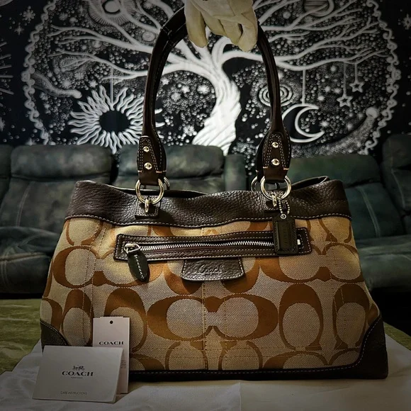 Vintage Y2K Coach tote bag Shoulder Bag Brown and Tan soft leather - Picture 3 of 17